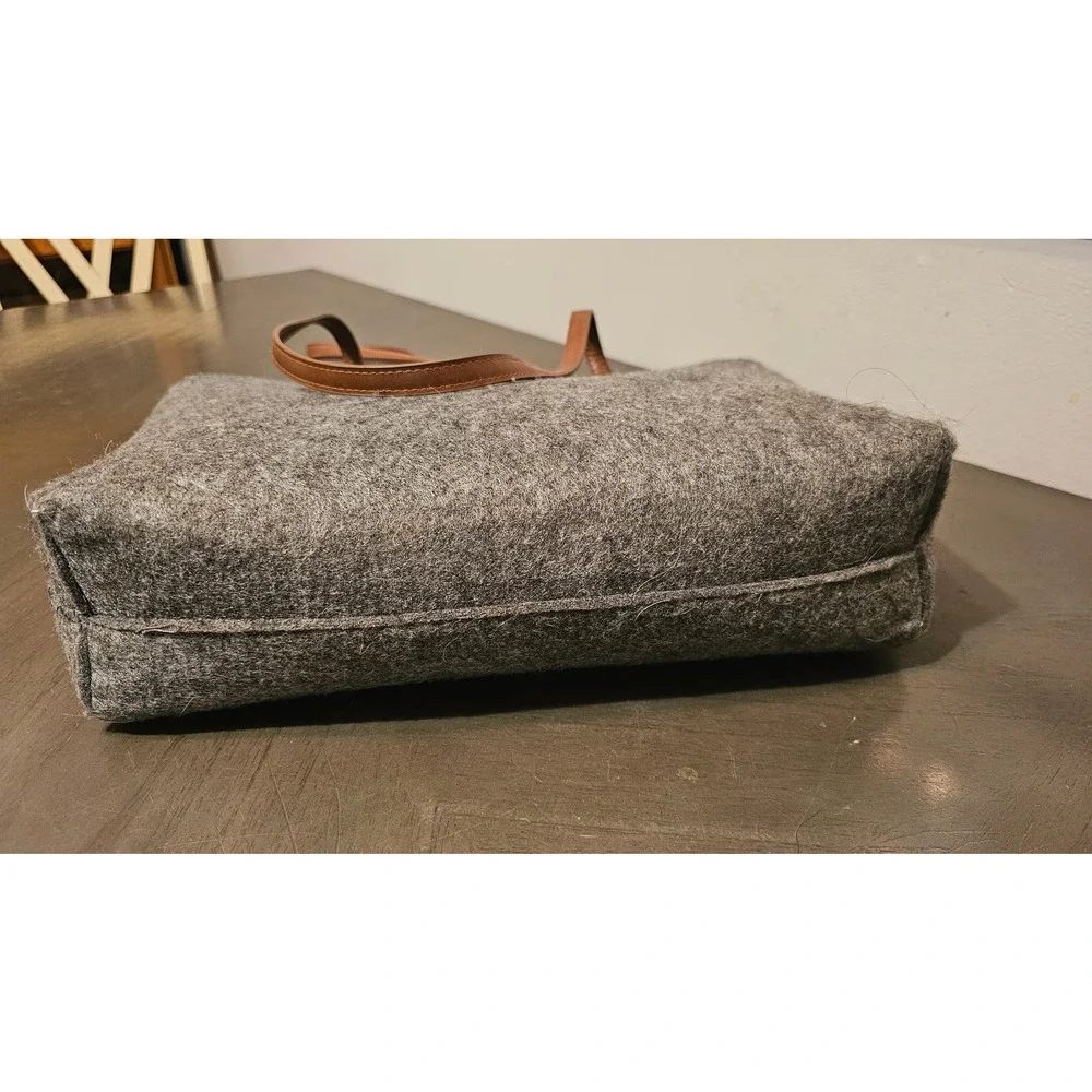 Antik kraft‎ gray tote with brown straps with additional zip bag inside